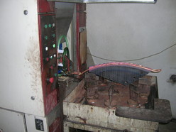 Původní kalící stroj EKT vybavený novým indukčním ohřevem HFR pro kalení